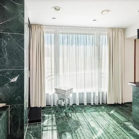 Grand Hyatt Berlin Hotel Exterior photo